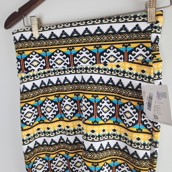 Lularoe Cassie Pencil Skirt Aztec Print Stretch Size Extra Small - Picture 2 of 7